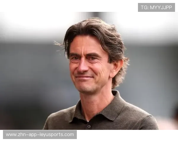 英超比赛，教练强调团队合作，英超主教练名单