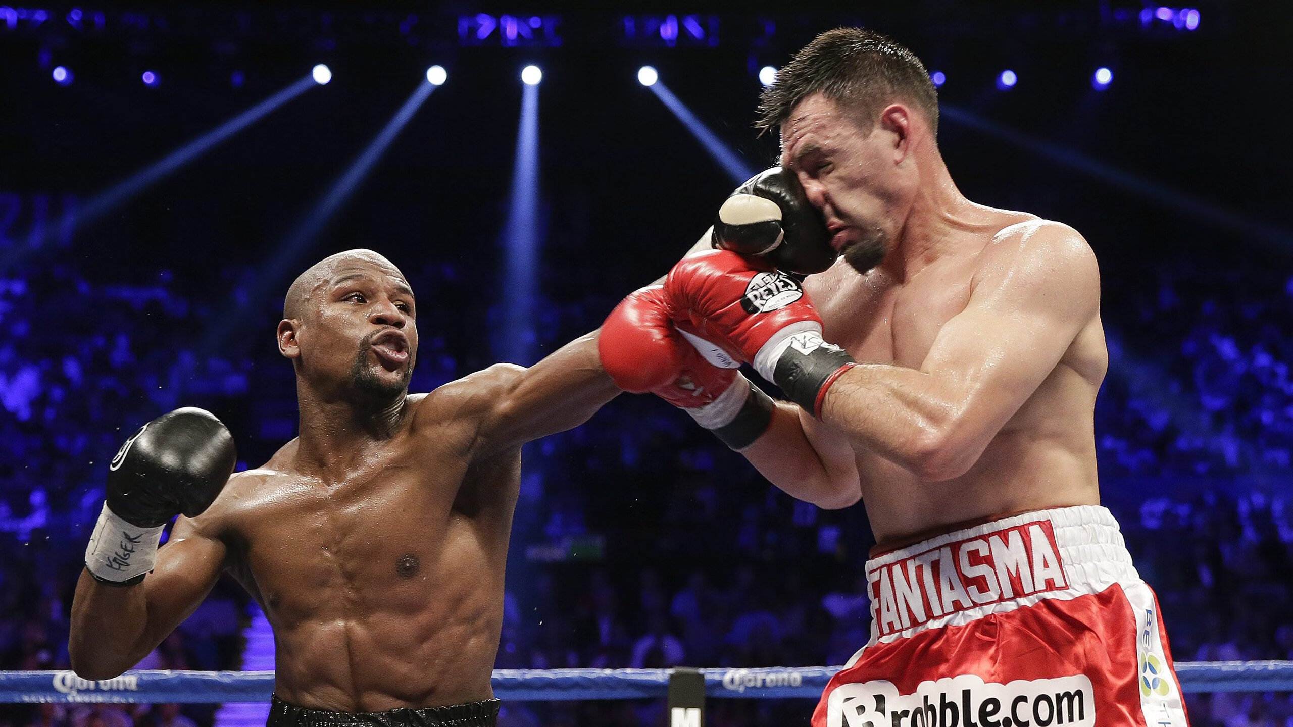 3-1!超级射手双响10轮13球12.1亿战舰掀翻大黑马5轮4胜重返前二,超级射手攻略